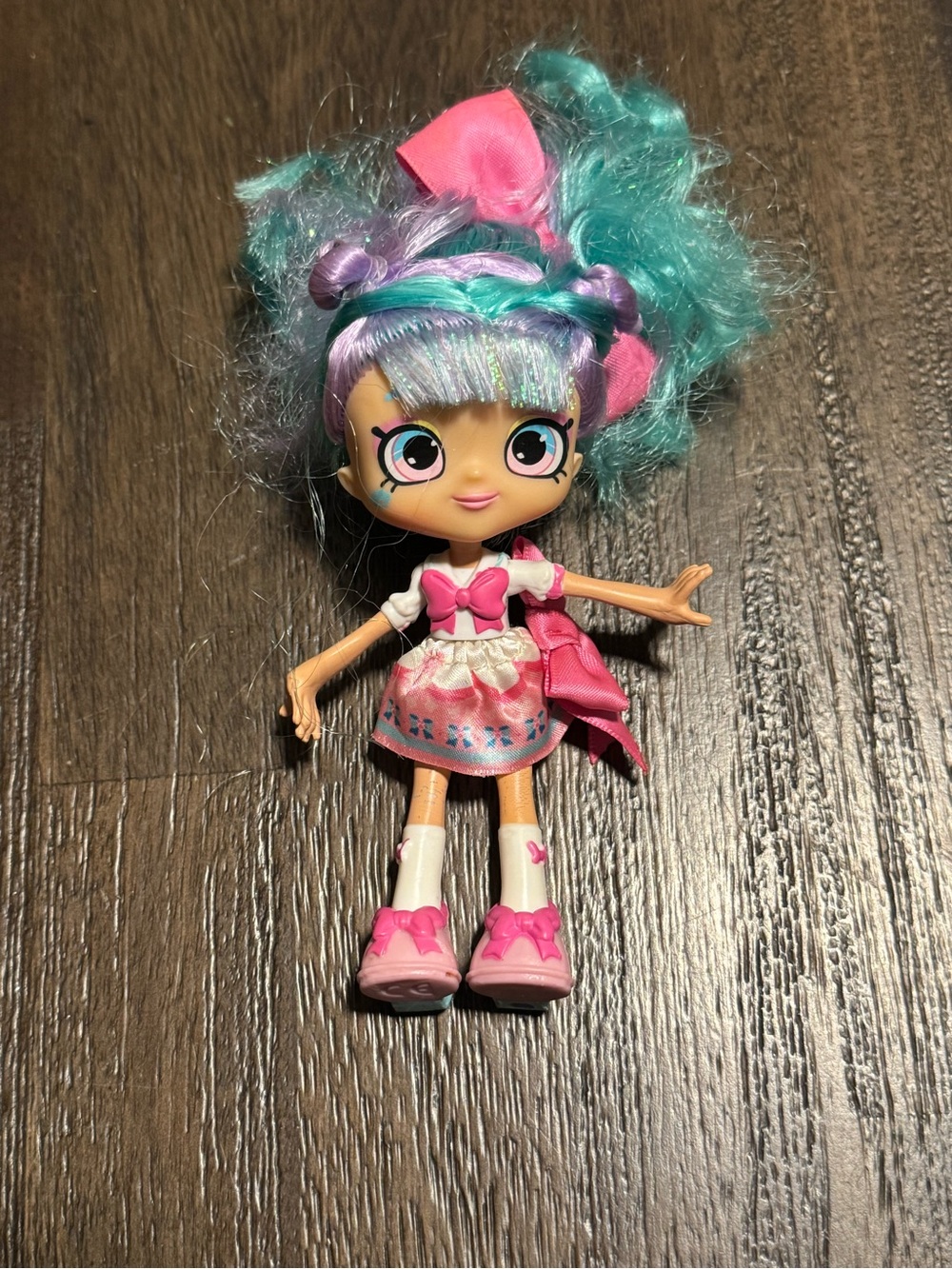Bella Bow from the Shopkins Shoppies Wild Style